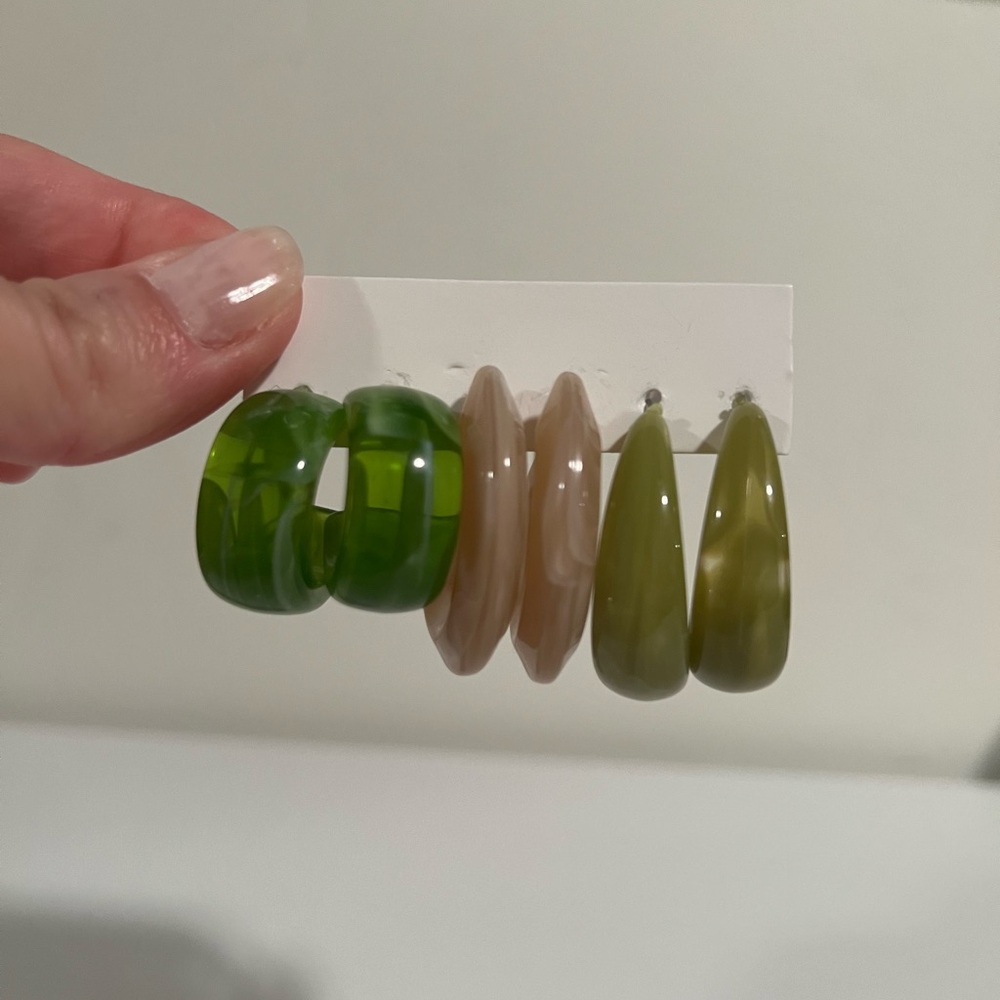 3 pairs fashion green pink different colors acrylic plastic earrings brand new
